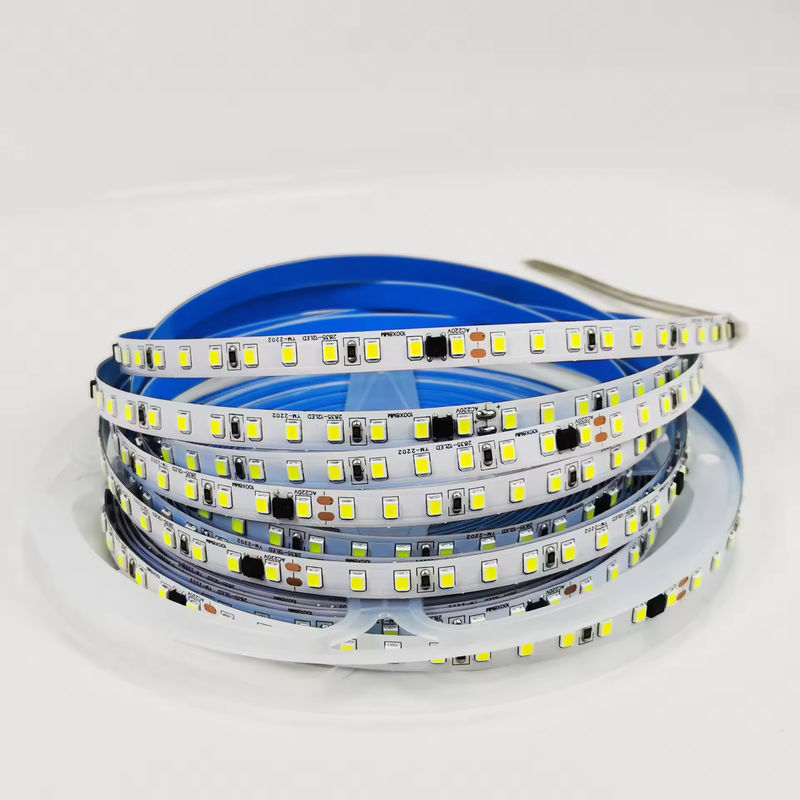 120LEDs / m สาย LED แบบยืดหยุ่นสําหรับภายใน ไม่จําเป็นต้องมีคนขับ CRI80 2835 SMD 8mm PCB ความยาว 5M/10M