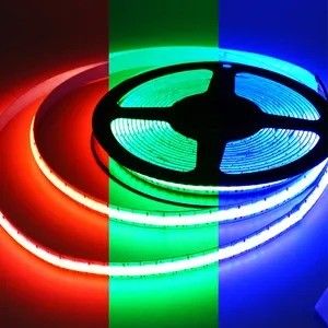 สาย LED COB มีอายุการทํางาน 60000 ชั่วโมง DC12V/24V CRI90 320LEDs/m 110lm/W