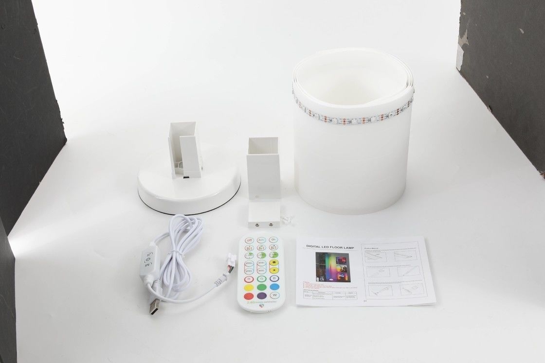 วัสดุส่วนตัวของหลอดไฟ ABS 5V DC Input RGBIC Corner Standing Lamp App ไฟบ้านฉลาด